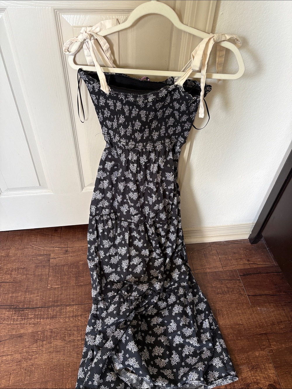 Francesca's Collections Black and White Floral Tie-Shoulder Maxi Dress